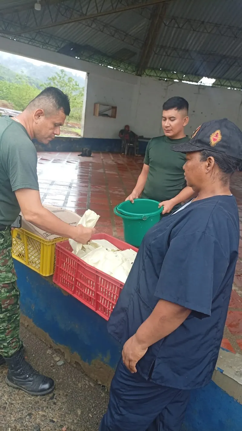 Personal de Bsanté en la operación de Bahía Solano