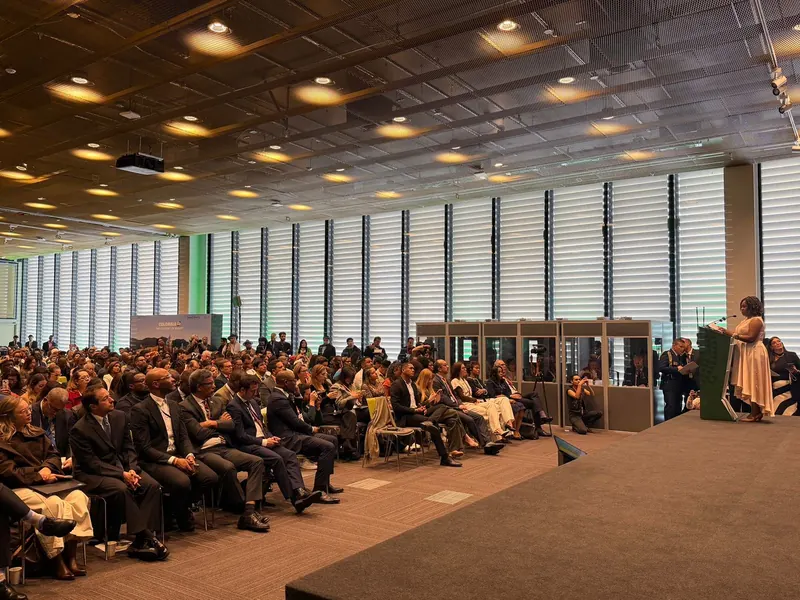 Auditorio lleno durante el Foro CELAC–África